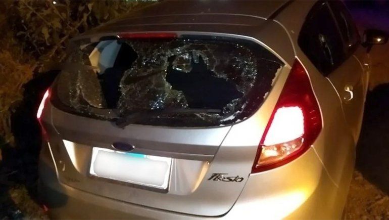 Gendarmes pierden al truco y terminan a las piñas y a los tiros