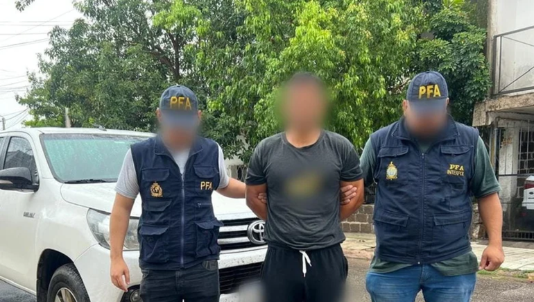 Un ex carabinero de Chile con pedido de captura internacional fue arrestado en La Rioja.