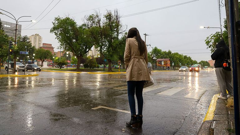 La lluvia llegó al Alto Valle este domingo por la tarde.