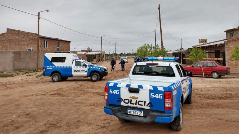 Un hombre está grave luego de ser baleado desde una Hilux