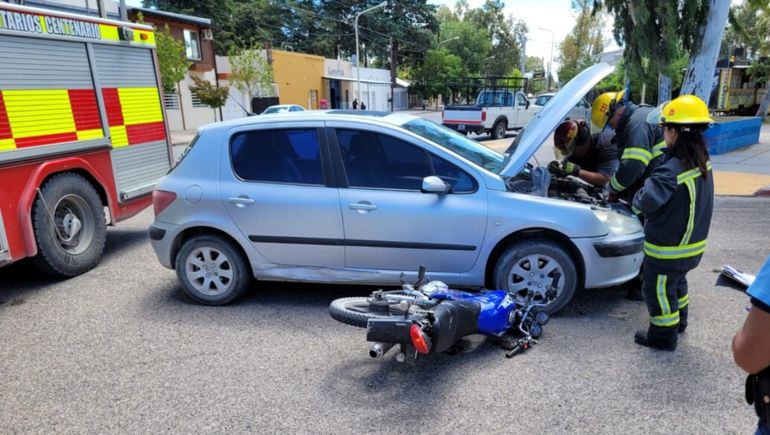 El choque ocurrió en la intersección de Mariano Moreno y Expedicionistas del Desierto