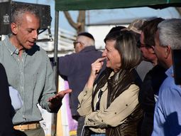 Río Negro busca el control. Las provincias patagónicas aspiran a tomar el control operativo y sanitario total de los puestos de la barrera. Negocian con Nación. Río Negro busca el control. Las provincias patagónicas aspiran a tomar el control operativo y sanitario total de los puestos de la barrera. Negocian con Nación.