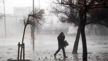 El SMN emitió alertas de nivel amarillo y naranja para este martes en varias provincias. El SMN emitió alertas de nivel amarillo y naranja para este martes en varias provincias.