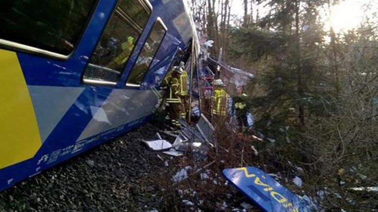 Un choque de trenes en Alemania causó nueve muertos