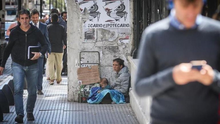 Argentina en la lona: cae el consumo y sube el desempleo