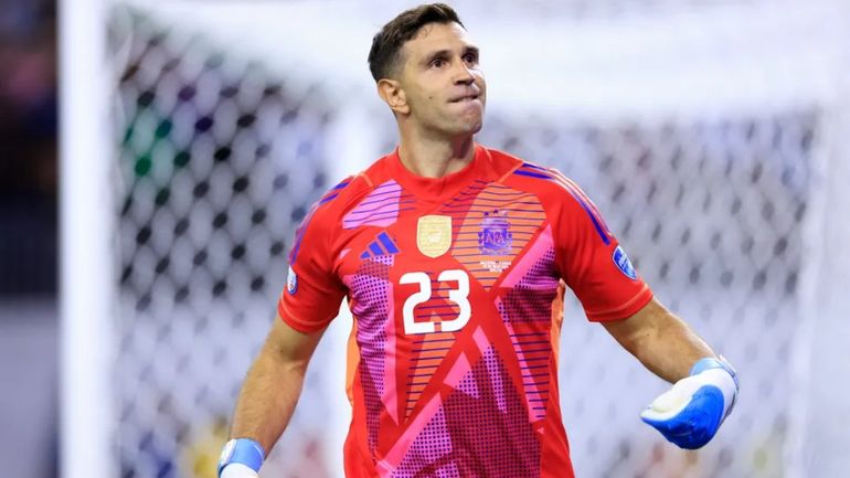 Dibu Martínez Dibu Martínez