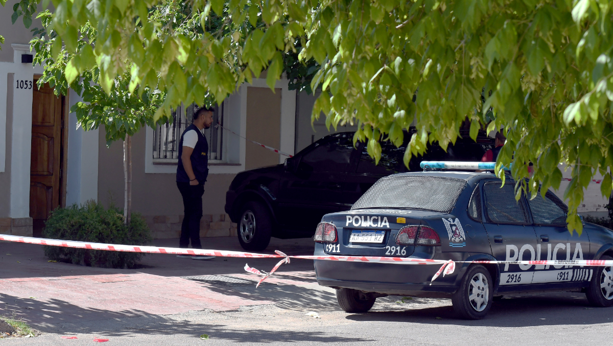 Un hombre asesinó a su esposa de un botellazo
