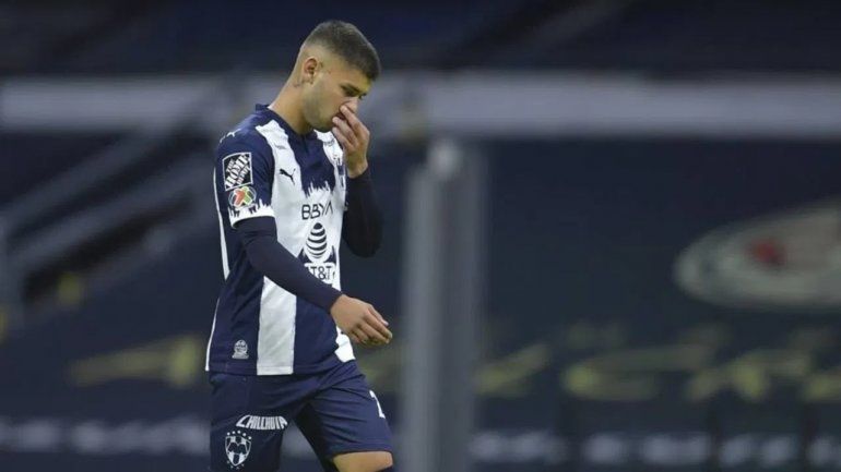 El Turco Mohamed hizo debutar a su hijo y lo echaron ¡a los 42 segundos!