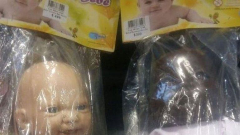 Polémica oferta: Venden un muñeco negro $100 más barato que uno blanco