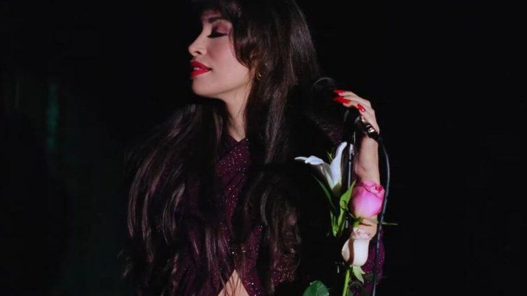 Netflix y a familia de Selena demandados por serie biográfica
