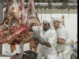 La crisis financiera y un conflicto laboral sin resolver ponen en riesgo la continuidad de la planta y el empleo en Bernasconi. La crisis financiera y un conflicto laboral sin resolver ponen en riesgo la continuidad de la planta y el empleo en Bernasconi.