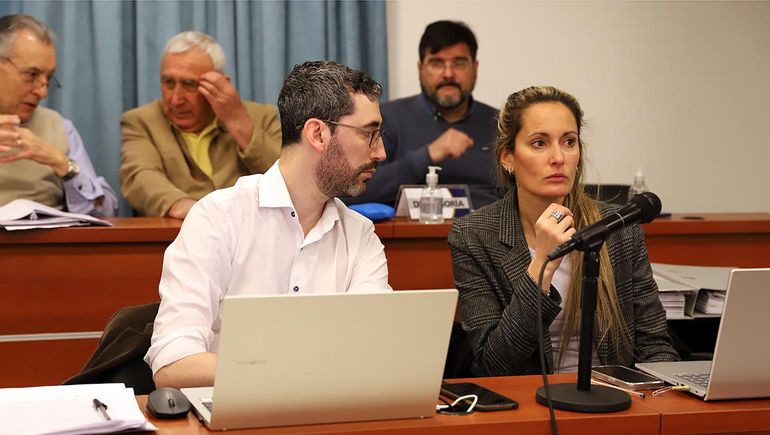 Parte de la defensa de los seis imputados en la causa de Aguada San Roque. Melina Pozzer tuvo un cruce con la querella. Parte de la defensa de los seis imputados en la causa de Aguada San Roque. Melina Pozzer tuvo un cruce con la querella.