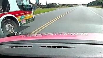 La escena también quedó documentada por las cámaras corporales que utilizan los agentes durante los operativos. La escena también quedó documentada por las cámaras corporales que utilizan los agentes durante los operativos.