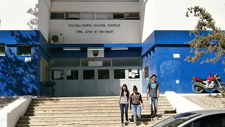 La joven golpeada por sus compañeras tuvo que cambiarse de escuela