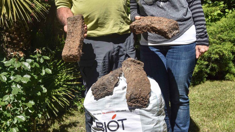 José y Cristina hace un tiempo comenzaron el proyecto que propone un cambio en la manera de hacer fuego para comer o para calefaccionar.
