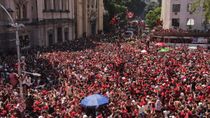 locura durante los festejos de flamengo: heridos, saqueos y la copa libertadores rota locura durante los festejos de flamengo: heridos, saqueos y la copa libertadores rota