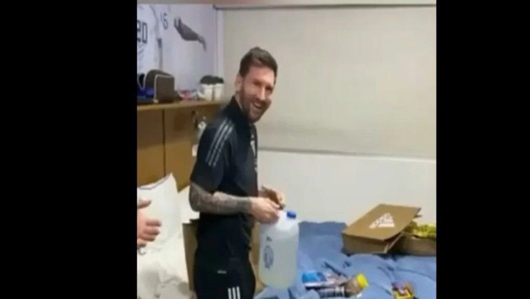 ¿Con qué regalos sorprendió a Messi el plantel de la Selección en su cumple?