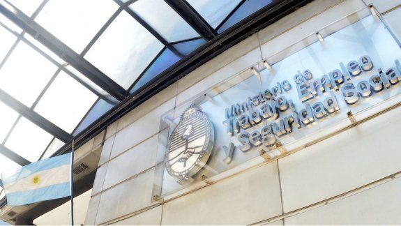 Estudian pagar un adicional de $ 4 mil para los que poseen planes sociales