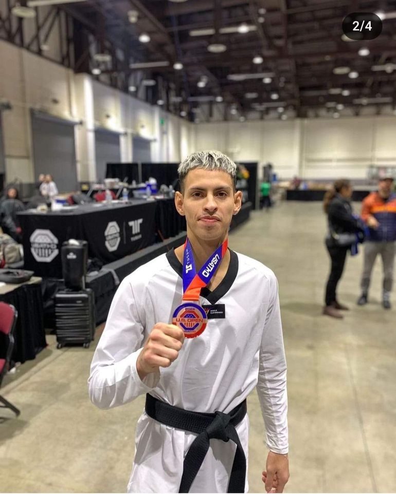 José Luis Acuña con la medalla de bronce.&nbsp;