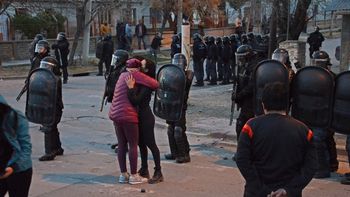 videos: asi comenzo y termino un dia de indignacion y violencia en canal v videos: asi comenzo y termino un dia de indignacion y violencia en canal v