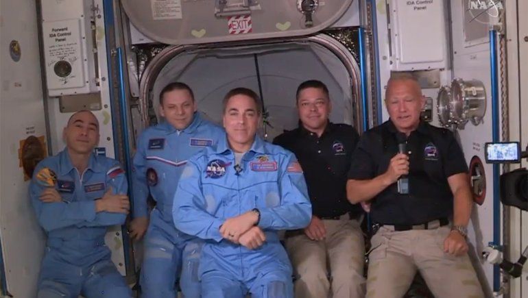La tripulación de Crew Dragon llegó a la Estación Espacial Internacional