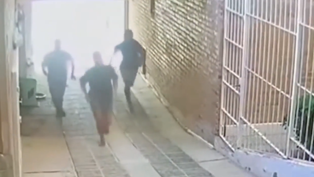 Video: levantan portones para robar en cocheras de Santa Genoveva