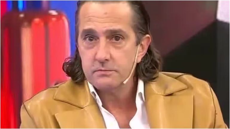 Se supo que el hermano de Mariana Nannis sobrevive vendiendo remeras en la calle