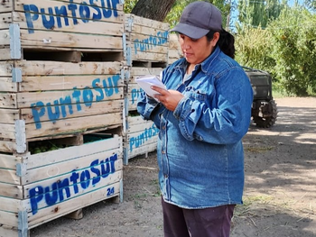 Yanina Gutiérrez: de cosechadora a liderar un equipo de 60 personas en Lamarque.