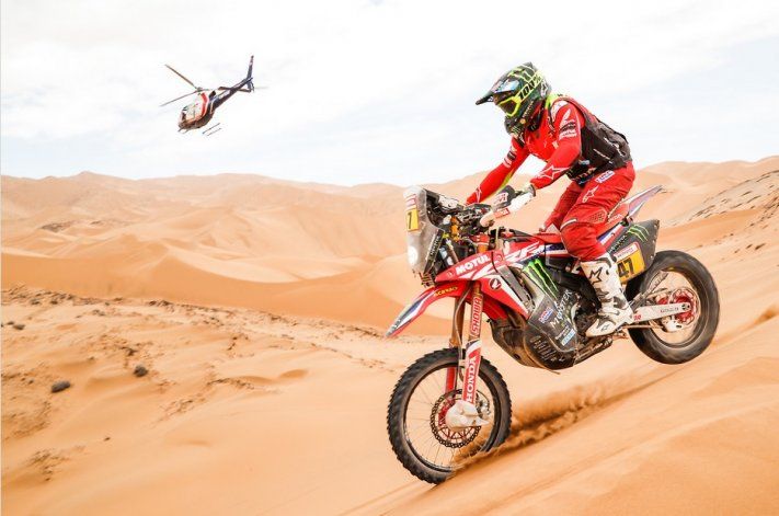 Kevin Benavides podría ganar el Dakar si mañana es, tan solo, 12 segundos más rápido que el australiano Toby Price.