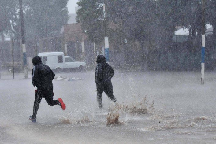 Emiten alerta amarilla por tormentas fuertes y ocasional granizo en Neuquén