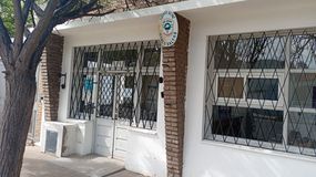 El juez de Paz de Cinco Saltos dispuso medidas cautelares para proteger a la mujer que denunció a un hombre por violencia. | LM Neuquen El juez de Paz de Cinco Saltos dispuso medidas cautelares para proteger a la mujer que denunció a un hombre por violencia.