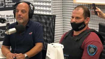 baby le hizo un regalo al policia que atrapo al ladron que lo asalto baby le hizo un regalo al policia que atrapo al ladron que lo asalto