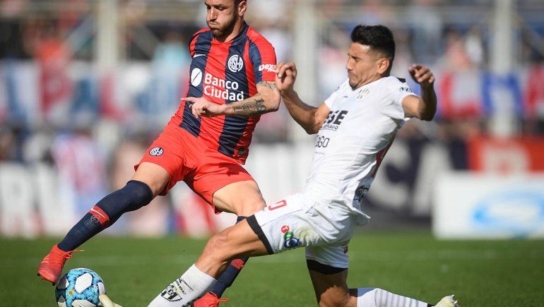 Papelón de San Lorenzo: iba por la punta y se comió 4 de local con un recién ascendido