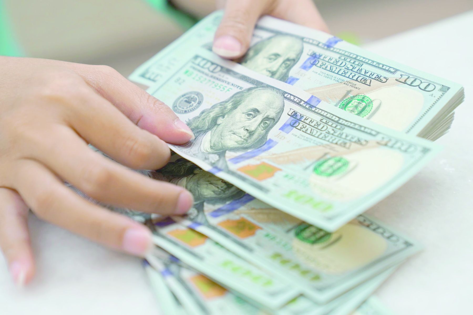 En todo el mes de abril, el dólar blue subió $72, es decir, el 18,2%.