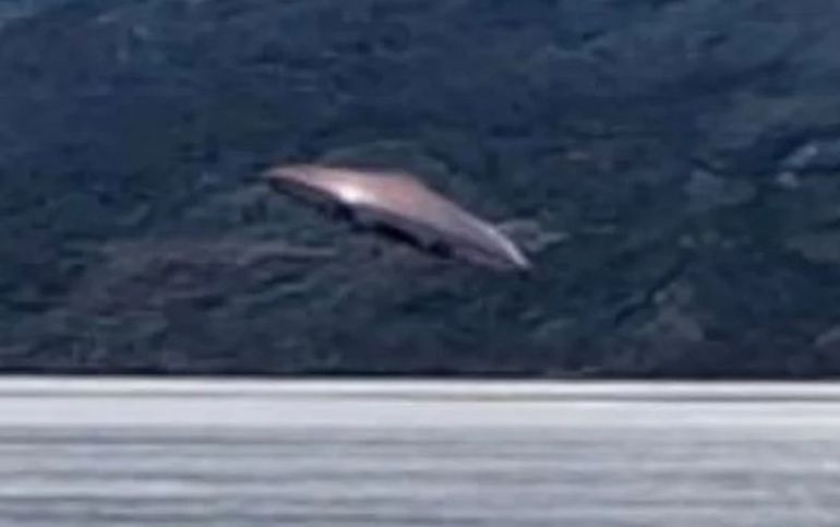 El objeto fue fotografiado inadvertidamente por turistas que recorrían Tierra del Fuego. El objeto fue fotografiado inadvertidamente por turistas que recorrían Tierra del Fuego.