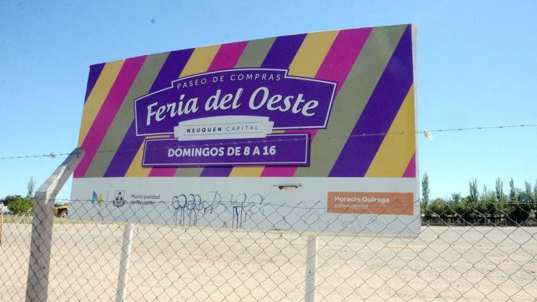 La Feria del Oeste nuclea a centenares de puesteros. Los vecinos del barrio piden que se realicen controles.