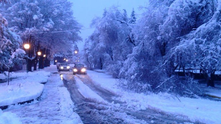 El Bolsón quedó aislado por un temporal de nieve