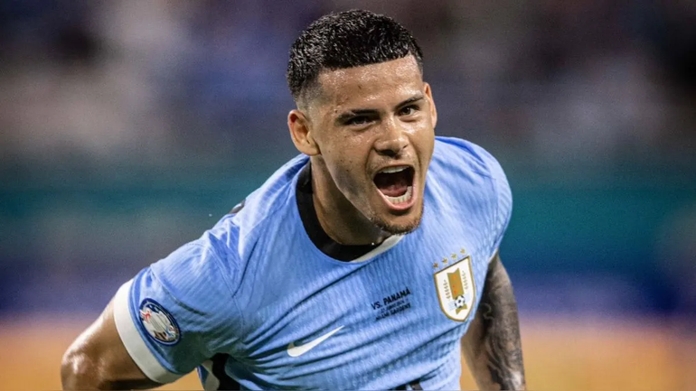 Araujo abrió el marcador para Uruguay.