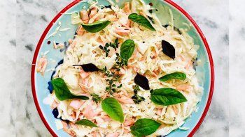 Receta fácil y fresca de la tradicional ensalada Coleslaw Receta fácil y fresca de la tradicional ensalada Coleslaw