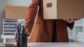 El juzgado consideró que llegar fuera de la hora establecida afectó la confianza y justificó el despido disciplinario. | LM Neuquen El juzgado consideró que llegar fuera de la hora establecida afectó la confianza y justificó el despido disciplinario.