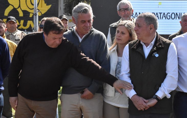 El senador De Angeli junto al Gobernador de Río Negro y el presidente de la SRA. El senador De Angeli junto al Gobernador de Río Negro y el presidente de la SRA.