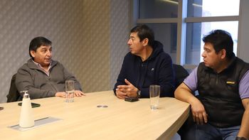 Quintriqueo, Rucci y Levi, se reunieron hoy en la sede del sindicato petrolero. Quintriqueo, Rucci y Levi, se reunieron hoy en la sede del sindicato petrolero.