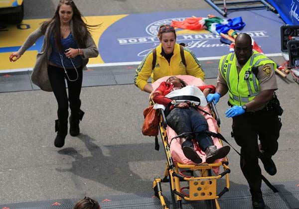Dos muertos y 23 heridos por explosiones en la maratón de Boston