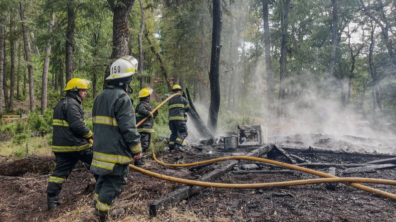 Ocho años de prisión para Beatriz Cayún por el incendio que provocó la muerte de su pareja | LM Neuquen Ocho años de prisión para Beatriz Cayún por el incendio que provocó la muerte de su pareja