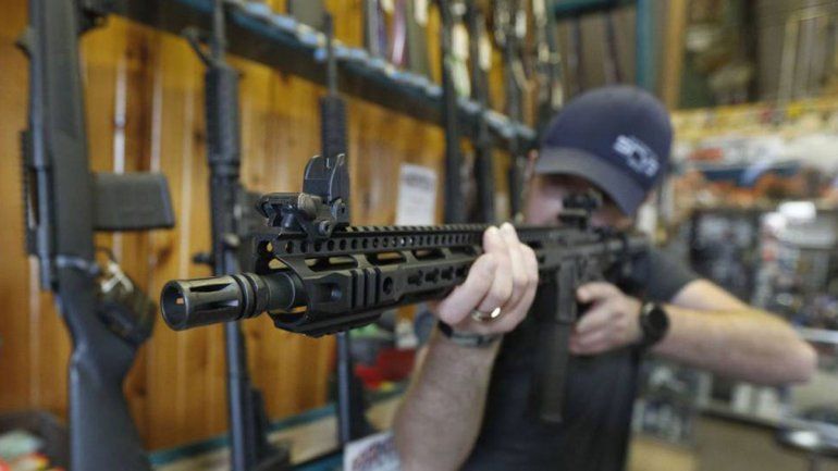 Ofrecen descuentos en armas de fuego por regreso a clases