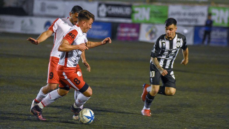 Cipo ganó como local y se prendió en el campeonato