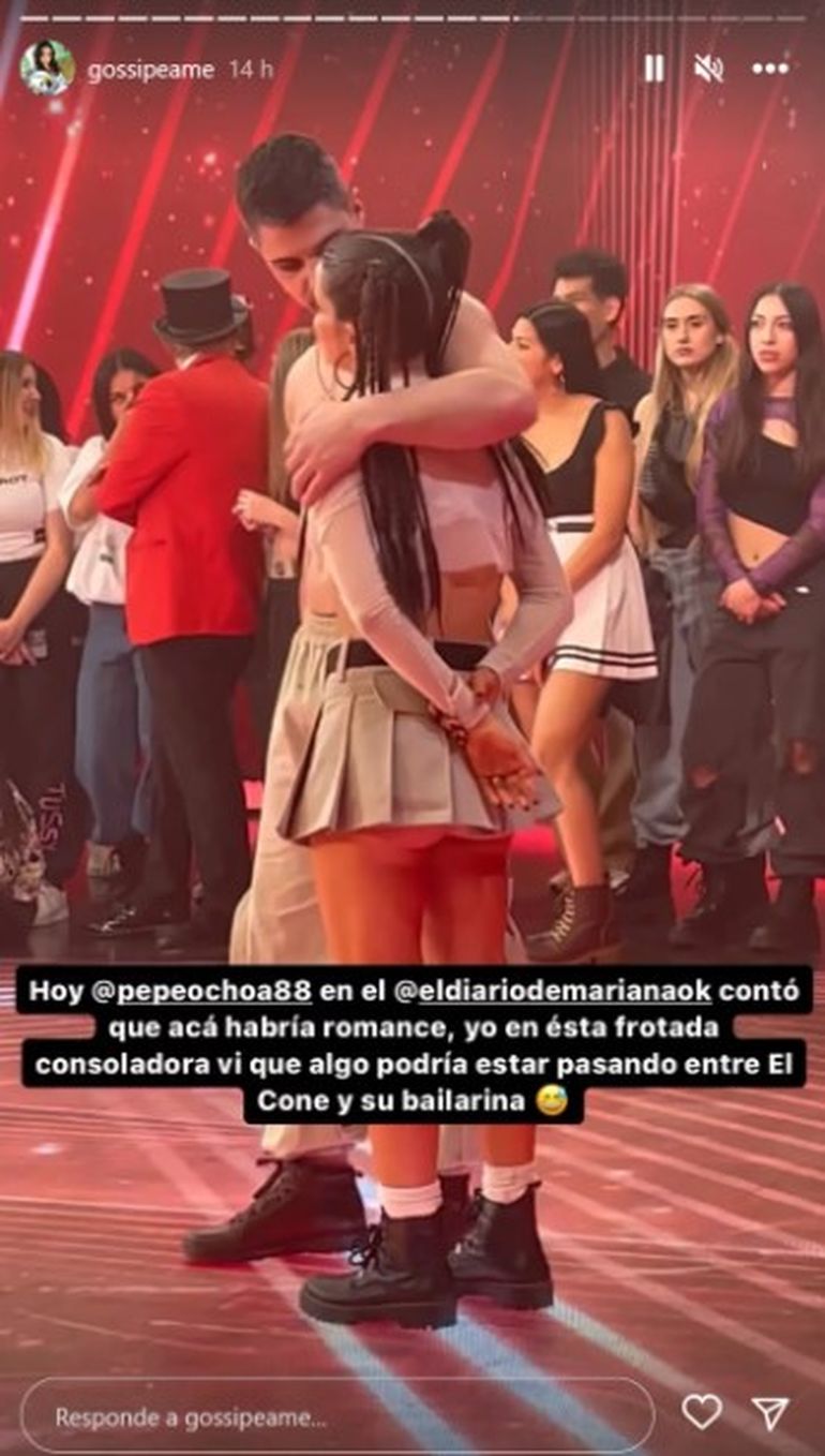 Todo indica que El Conejo estaría viviendo un romance con Martina Peña. Todo indica que El Conejo estaría viviendo un romance con Martina Peña.