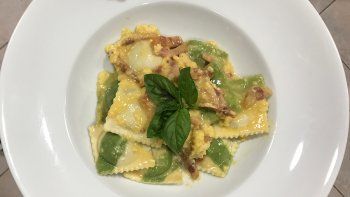 vai y 12 sillas: una apuesta por pastas originales vai y 12 sillas: una apuesta por pastas originales