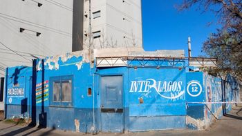 La última imagen del kiosco Alonso. El municipio derribó toda la construcción porque se había convertido en aguantadero. La última imagen del kiosco Alonso. El municipio derribó toda la construcción porque se había convertido en aguantadero.