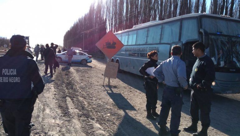 Increíble fuga de nueve presos que eran trasladados por la Ruta 22